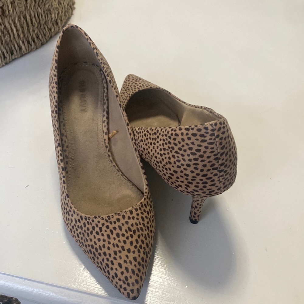 Old navy heels leopard